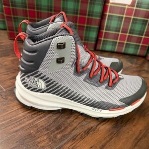 The North Face Men's Gray and Red Athletic Shoes Sz 9